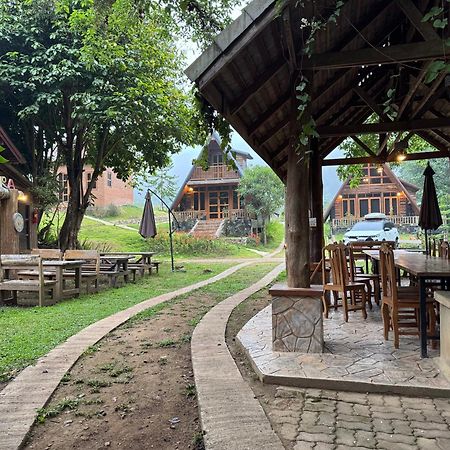 Ban Kaew Mo Ra Glamping & Restaurant Hotel Pang Mapha Exterior photo