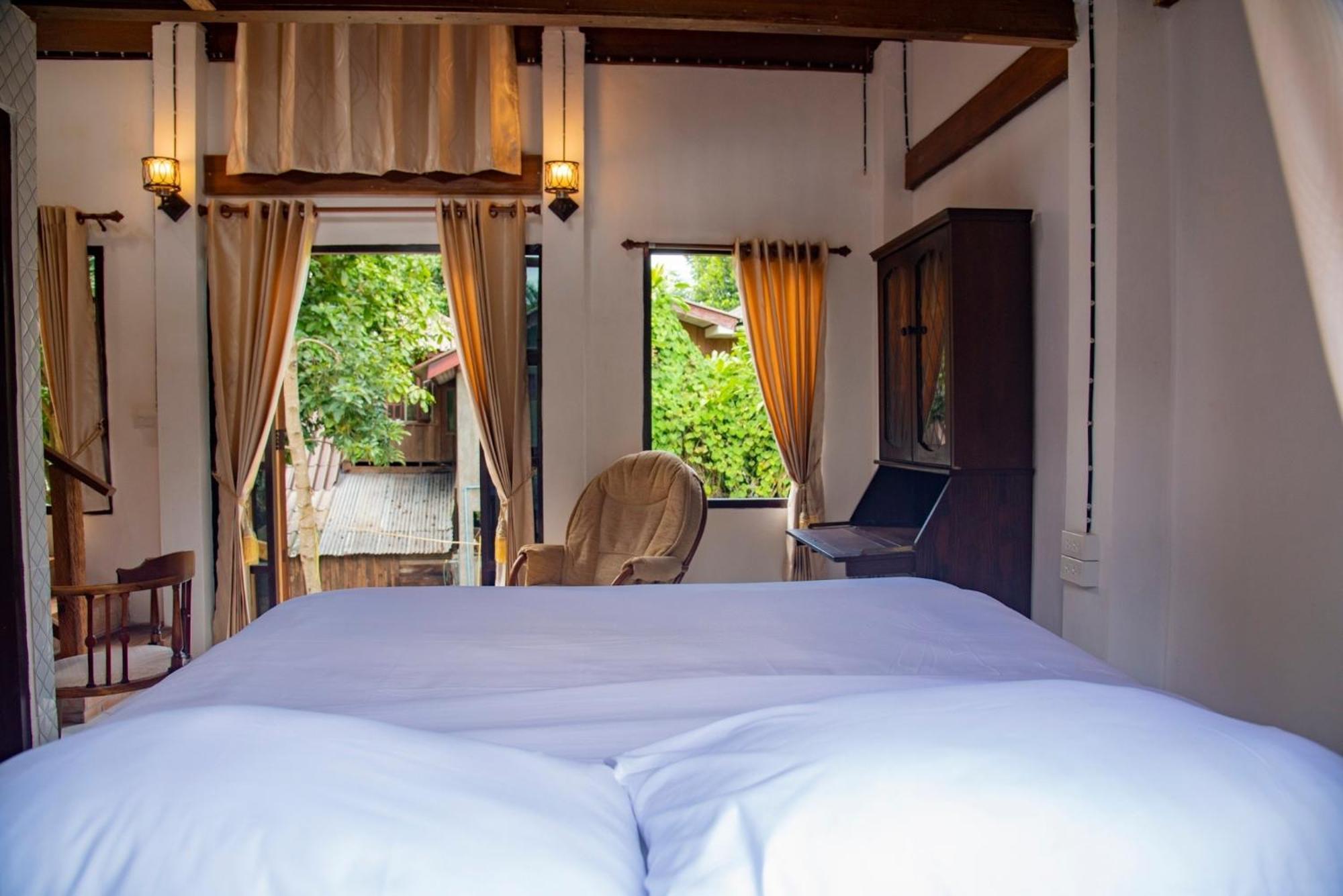 Ban Kaew Mo Ra Glamping & Restaurant Hotel Pang Mapha Exterior photo
