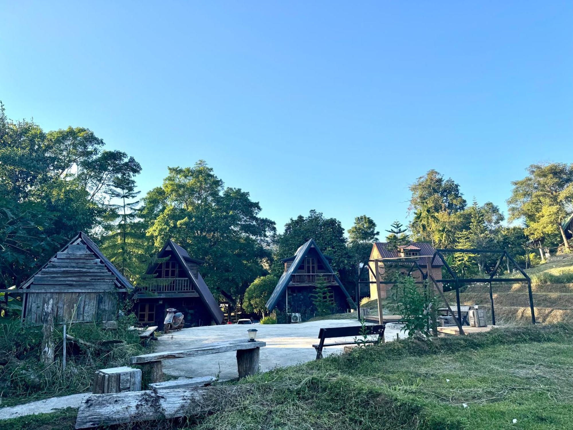 Ban Kaew Mo Ra Glamping & Restaurant Hotel Pang Mapha Exterior photo