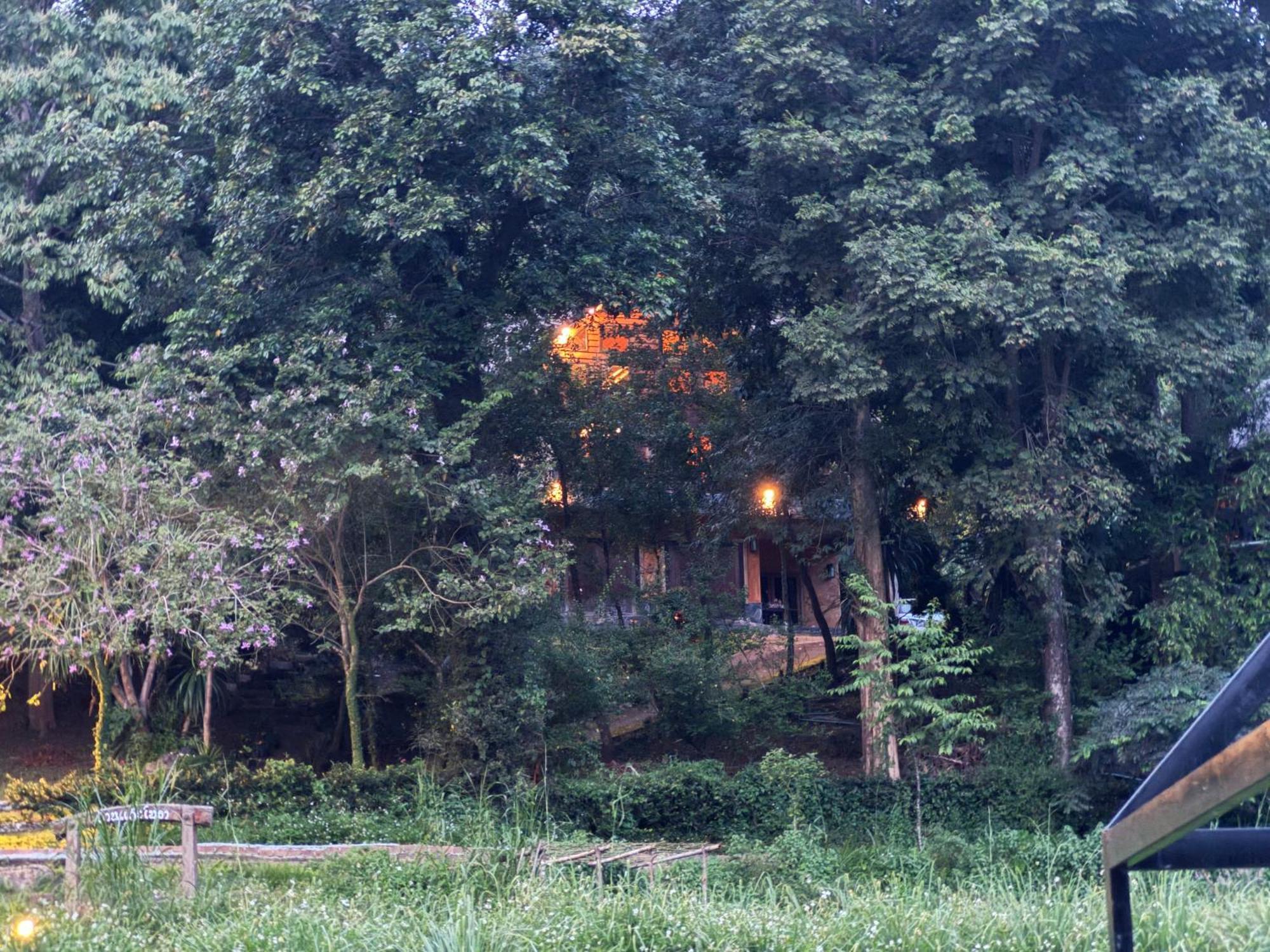Ban Kaew Mo Ra Glamping & Restaurant Hotel Pang Mapha Exterior photo