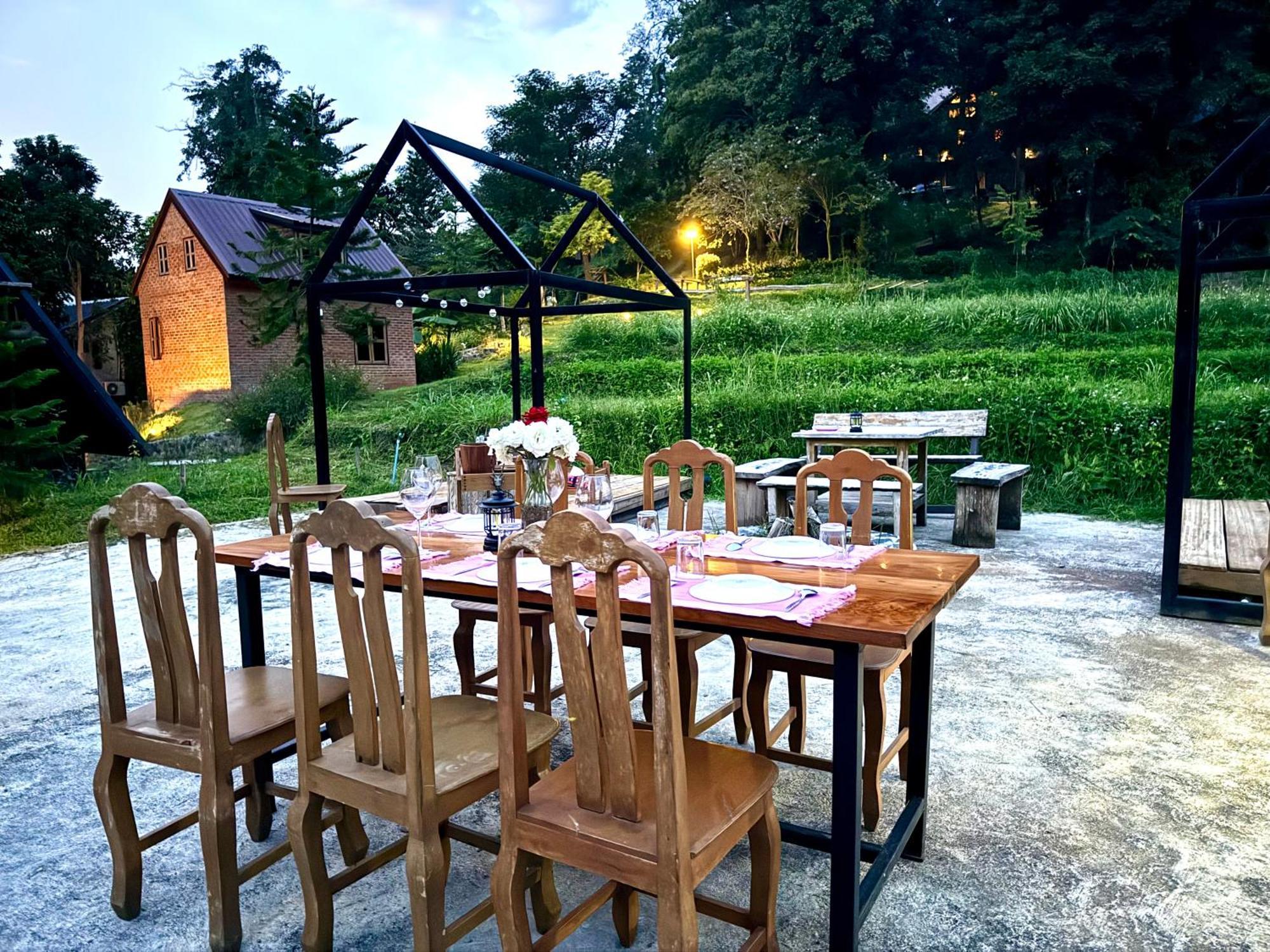 Ban Kaew Mo Ra Glamping & Restaurant Hotel Pang Mapha Exterior photo