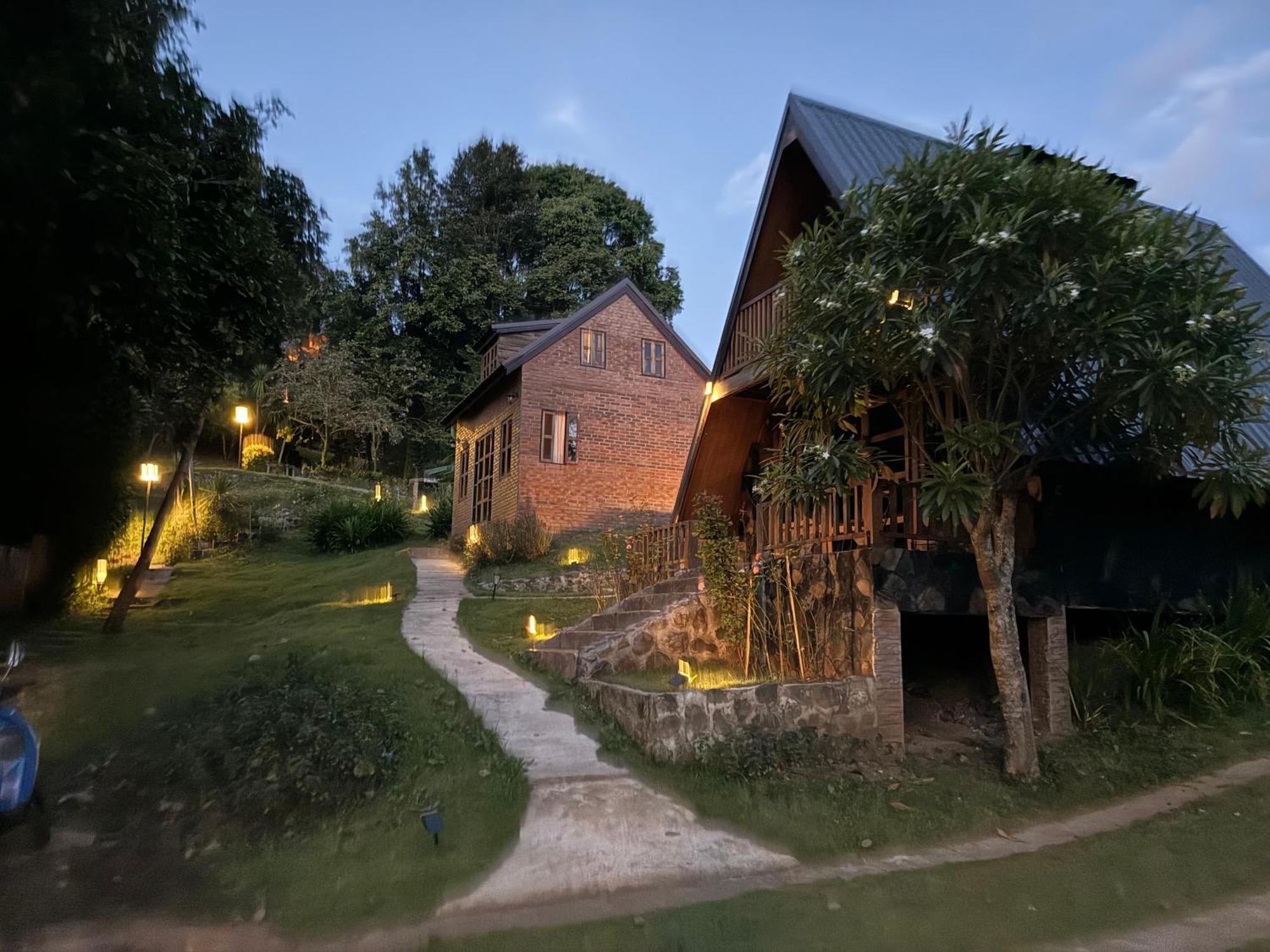 Ban Kaew Mo Ra Glamping & Restaurant Hotel Pang Mapha Exterior photo